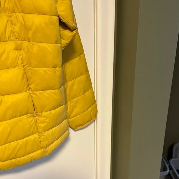 Amazon Essentials Light Yellow Quilted Jacket - Picture 5 of 11